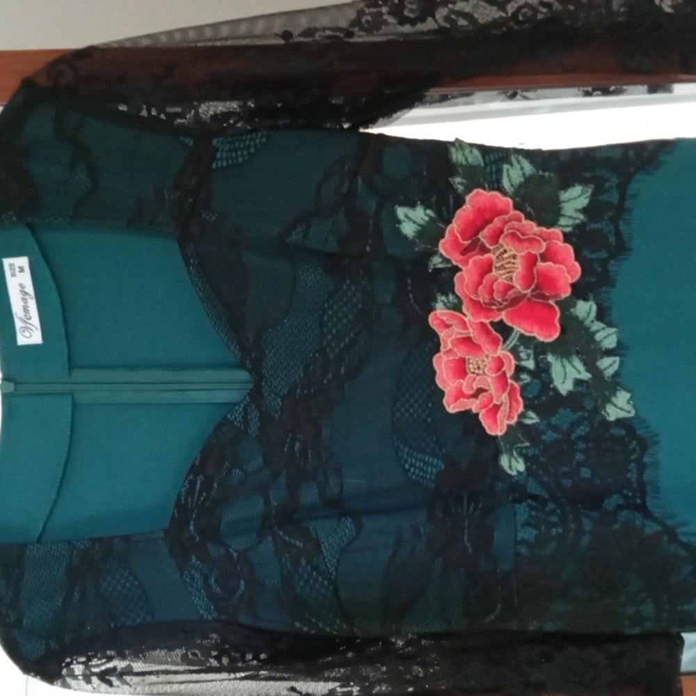 Elegant Teal Dress with Black Lace Sleeves and Floral Accents - Picture 3 of 3